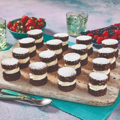 Chocolate Mini Sponge Sharing Platter (16 Pieces)   FTO