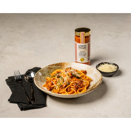 Loyd Grossman Creamy Tomato & Parmigiano Reggiano Tomato Pasta Sauce 290g