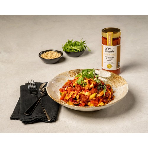 Loyd Grossman Pomodoro & Fresh Basil Tomato Pasta Sauce 290g