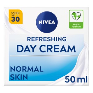 NIVEA Refreshing Day Cream Moisturiser SPF15 Normal Skin 50ml