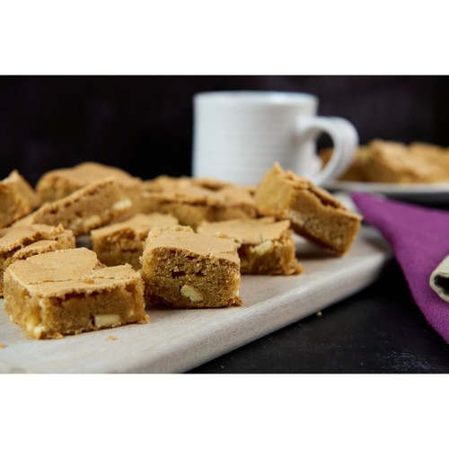 Mr Kipling Signature Baking Vanilla & White Chocolate Blondie Cake Mix 368g
