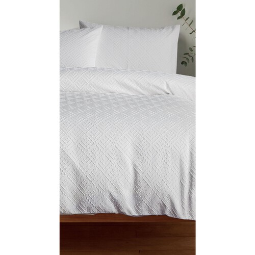 Nutmeg Home White Geo Embossed King Duvet Set