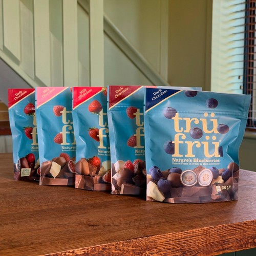 Trufru Blueberries White & Dark Chocolate 