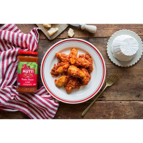 Mutti Tomato Pasta Sauce with Basil 400g