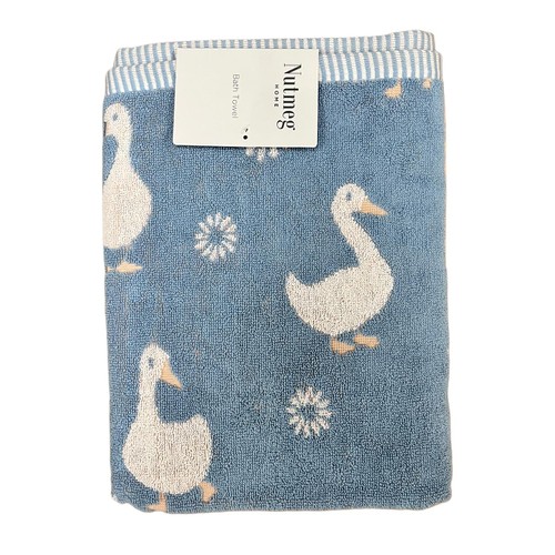 Nutmeg Home Daisy Duck Bath Towel