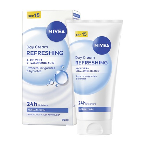 NIVEA Refreshing Day Cream for Normal Skin SPF15
