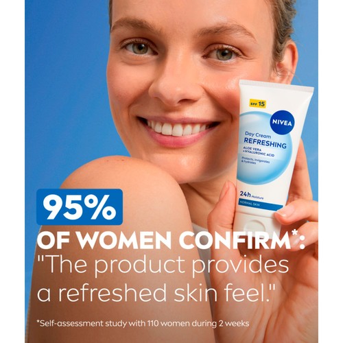 NIVEA Refreshing Day Cream for Normal Skin SPF15