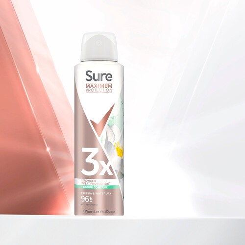 Sure Women Antiperspirant Deodorant Aerosol Max Pro Freesia