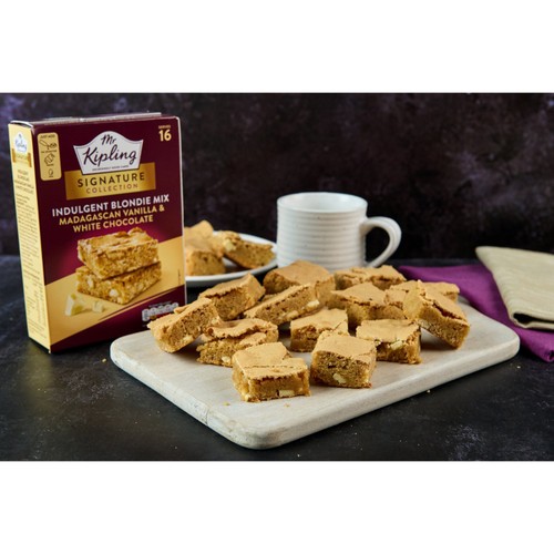 Mr Kipling Signature Baking Vanilla & White Chocolate Blondie Cake Mix 368g