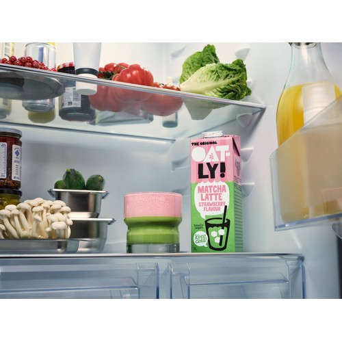 Oatly Oat Drink Matcha Latte Strawberry Flavour 1L