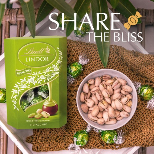 Lindt Lindor Pistachio Chocolate Truffles Box 200g
