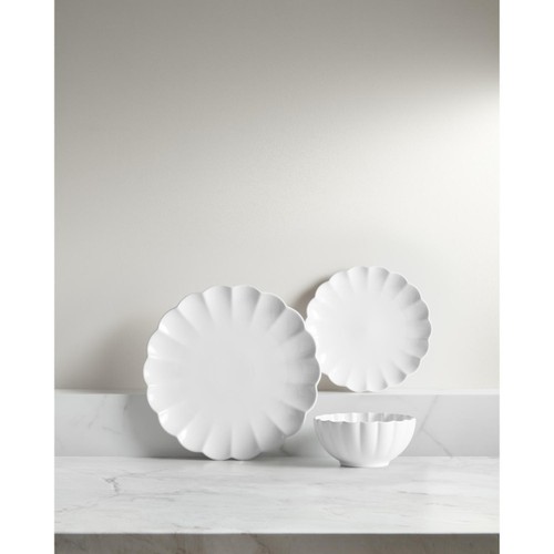 Nutmeg Home White Scallop Dinnerware 12pc Box Set