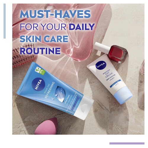 NIVEA Refreshing Day Cream for Normal Skin SPF15