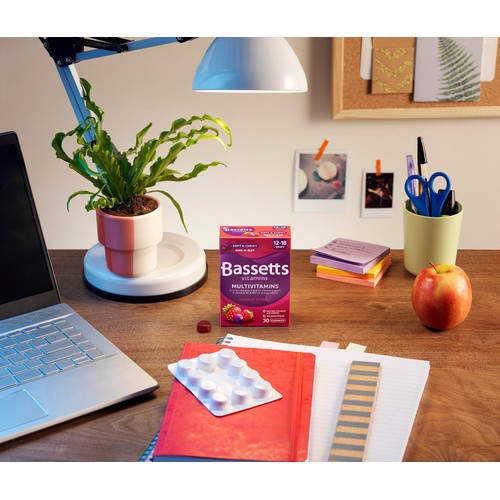 Bassetts 12-18 Multivitamins Summer Berries 30 Gummies