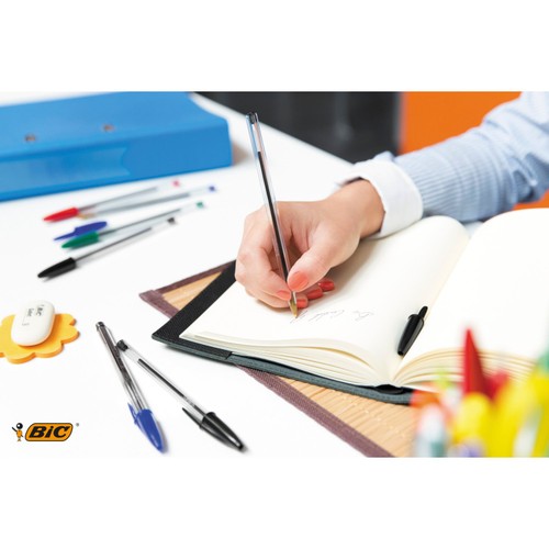 Cristal Blue Bic Pens   4 pack