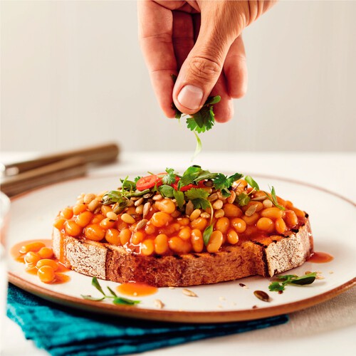 Heinz Baked Beans in a Rich Tomato Sauce