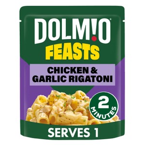 DOLMIO Feasts Chicken & Garlic Rigatoni