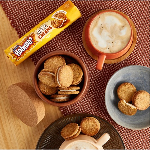 McVitie's Hobnobs Vanilla Creams Biscuits 160g