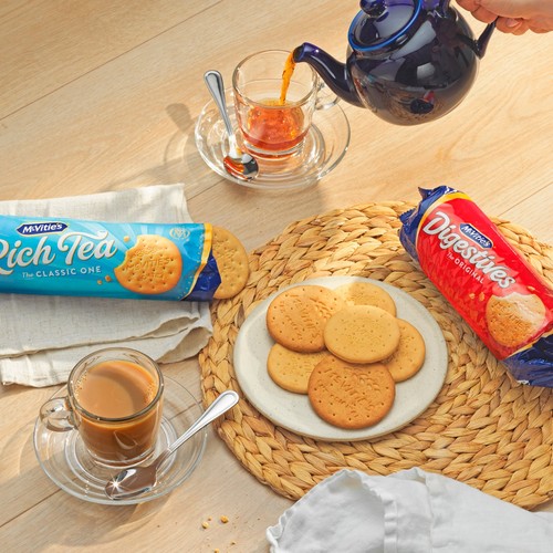McVitie's Triple Pack Rich Tea, Digestive & Hobnobs Biscuits 815g
