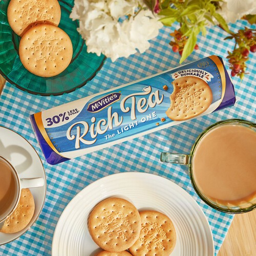 McVitie's Rich Tea The Light One Biscuits