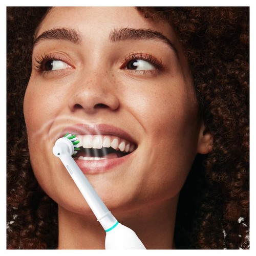 Oral B Pro 1 680 Striking Cross Action White Electric Toothbrush