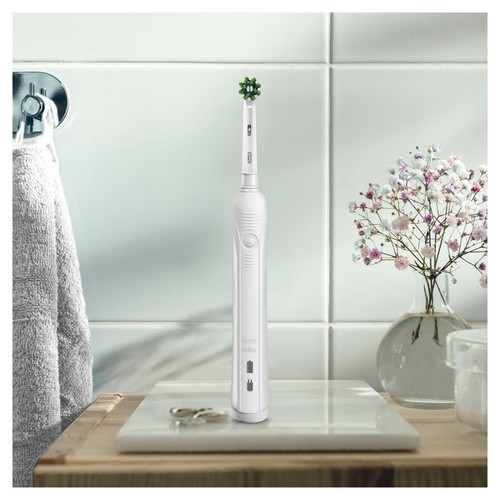 Oral B Pro 1 680 Striking Cross Action White Electric Toothbrush